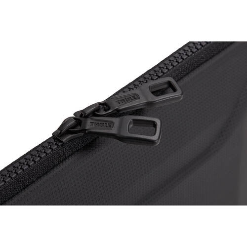 Thule Gauntlet laptop sleeve (16 in)
