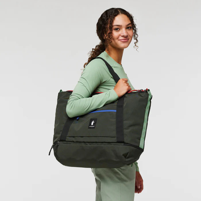 Cotopaxi Viaje 35L Cada Día tote bag