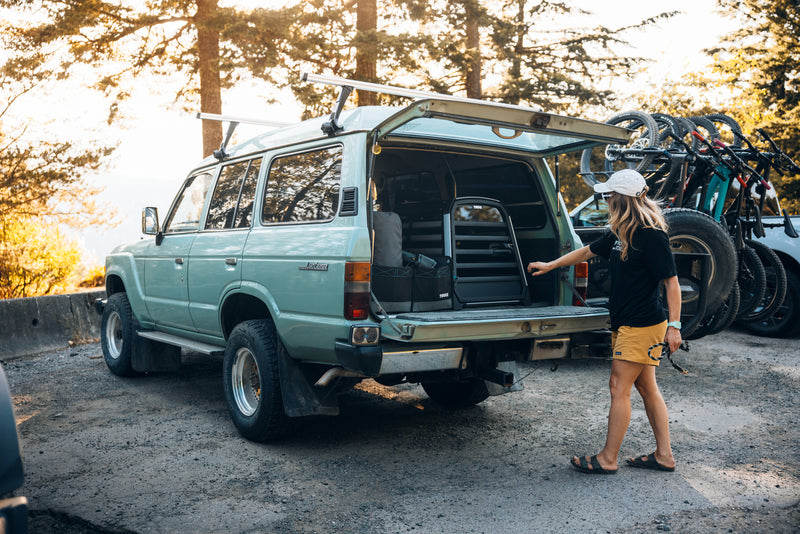 Allax Threshold XS car dog crate from Thule - exclusive online