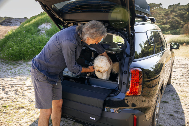 Allax Threshold XS car dog crate from Thule - exclusive online